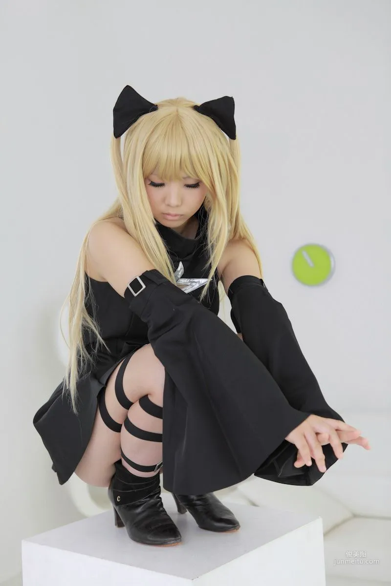 Enako(えなこ) 《To Love-Ru》Konjiki no Yami(金色の闇) 寫真集 35