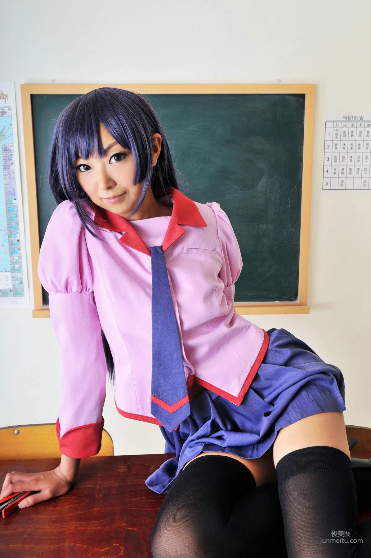 Necoco(ねここ) 《バケモノガタリ》Senjougahara Hitagi & Kanbaru Suruga 寫真集 7
