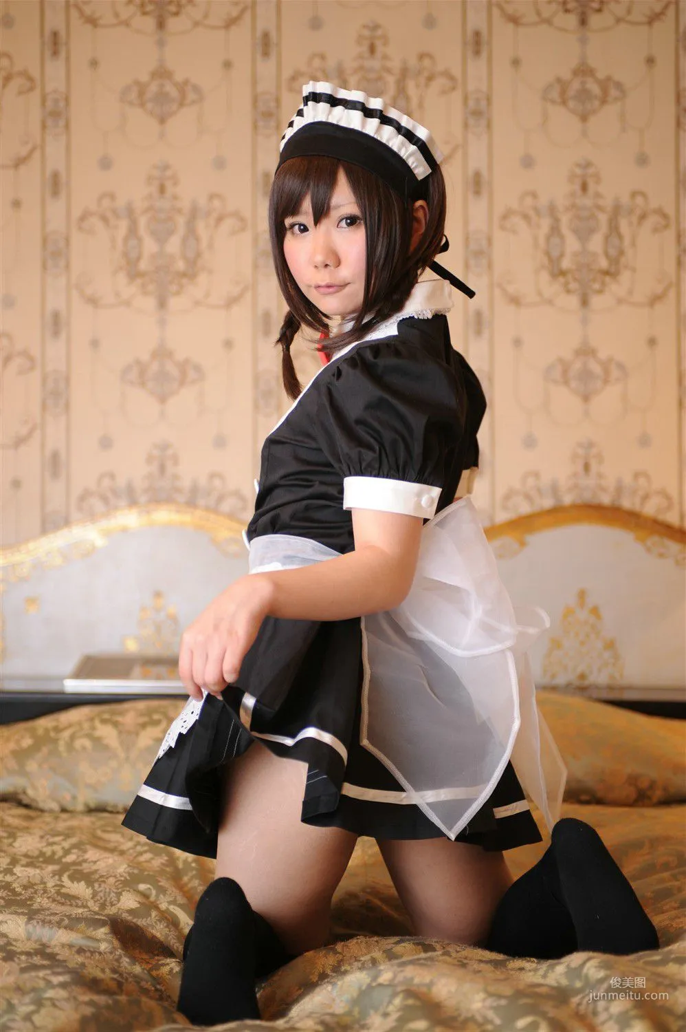 兎丘なこ 《ご奉仕玩具Maid(メイド)姉妹》 [Black★pumpkin] 寫真集 84