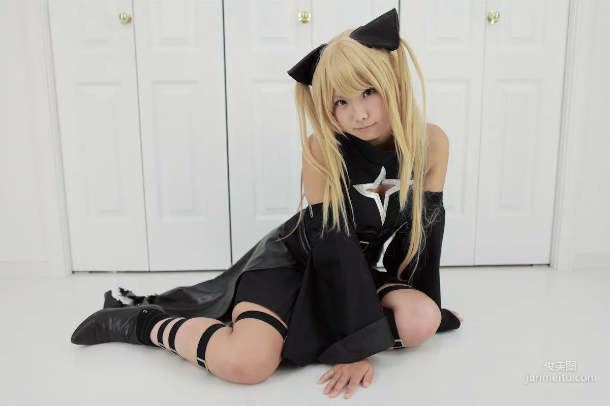 Enako(えなこ) 《To Love-Ru》Konjiki no Yami(金色の闇) 寫真集 26