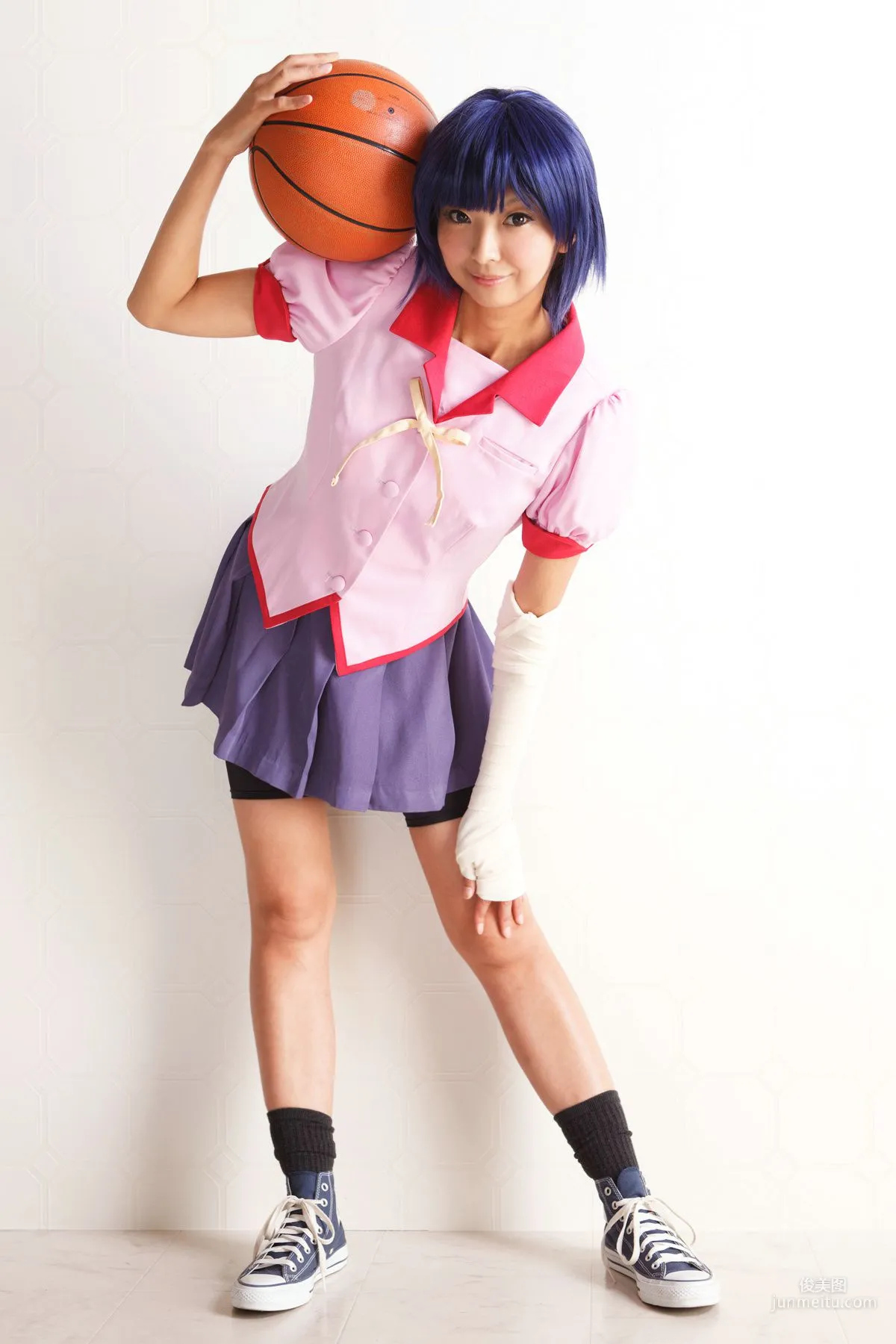 Necoco(ねここ) 《バケモノガタリ》Senjougahara Hitagi & Kanbaru Suruga 寫真集 53