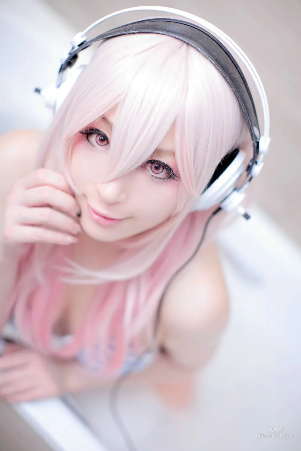 Usagi 《Sonicomi 》Super Sonico [Rabbit hutch] 寫真集 40