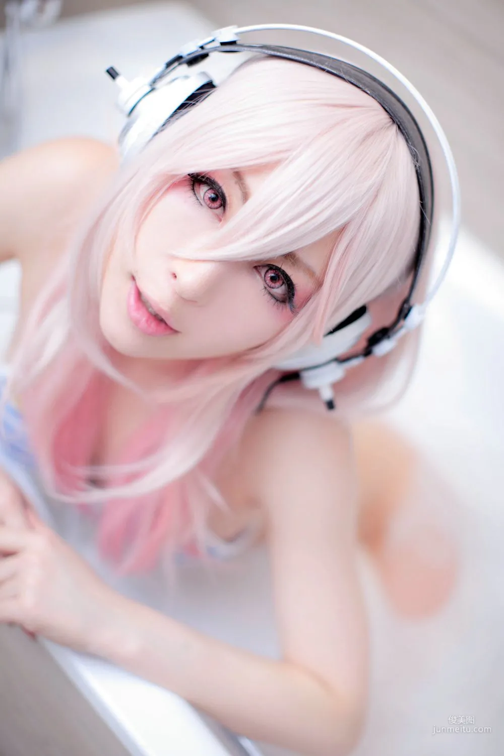 Usagi 《Sonicomi 》Super Sonico [Rabbit hutch] 寫真集 25