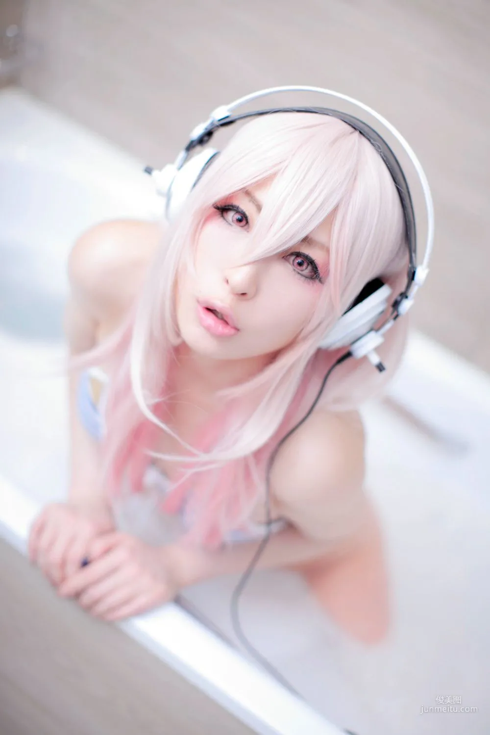 Usagi 《Sonicomi 》Super Sonico [Rabbit hutch] 寫真集 36