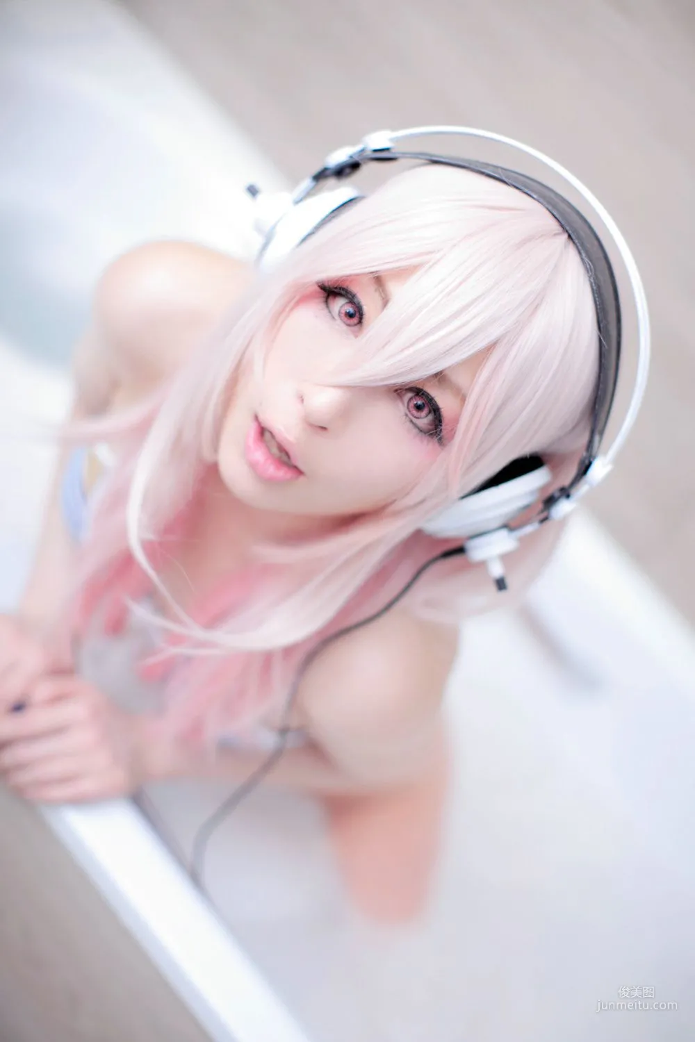 Usagi 《Sonicomi 》Super Sonico [Rabbit hutch] 寫真集 37