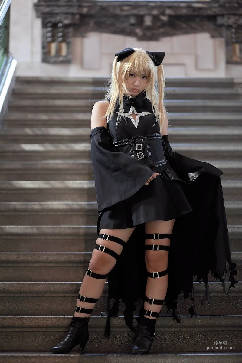 Enako(えなこ) 《To Love-Ru》Konjiki no Yami(金色の闇) 寫真集 96