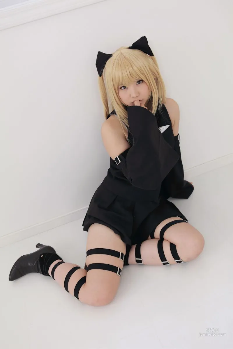 Enako(えなこ) 《To Love-Ru》Konjiki no Yami(金色の闇) 寫真集 28