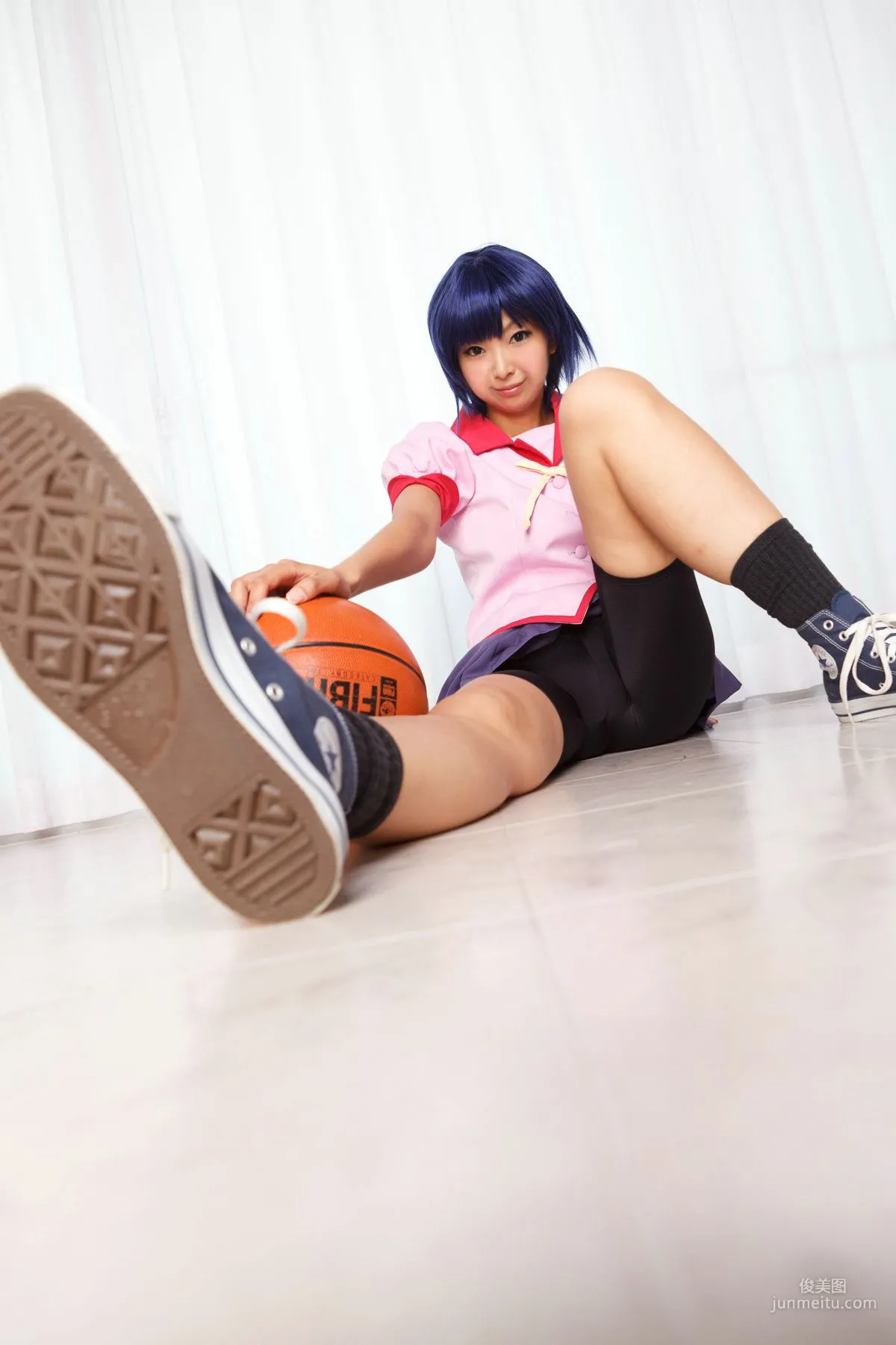 Necoco(ねここ) 《バケモノガタリ》Senjougahara Hitagi & Kanbaru Suruga 寫真集 52