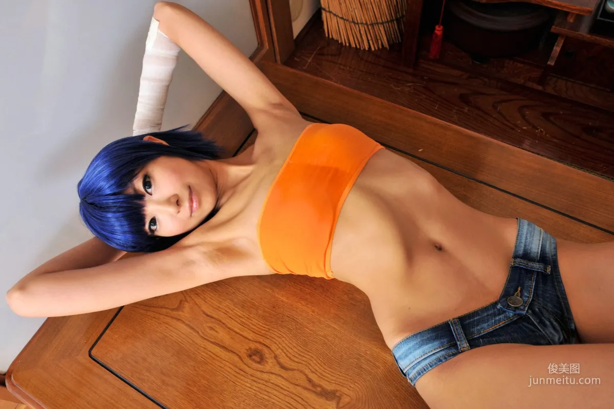 Necoco(ねここ) 《バケモノガタリ》Senjougahara Hitagi & Kanbaru Suruga 寫真集 71