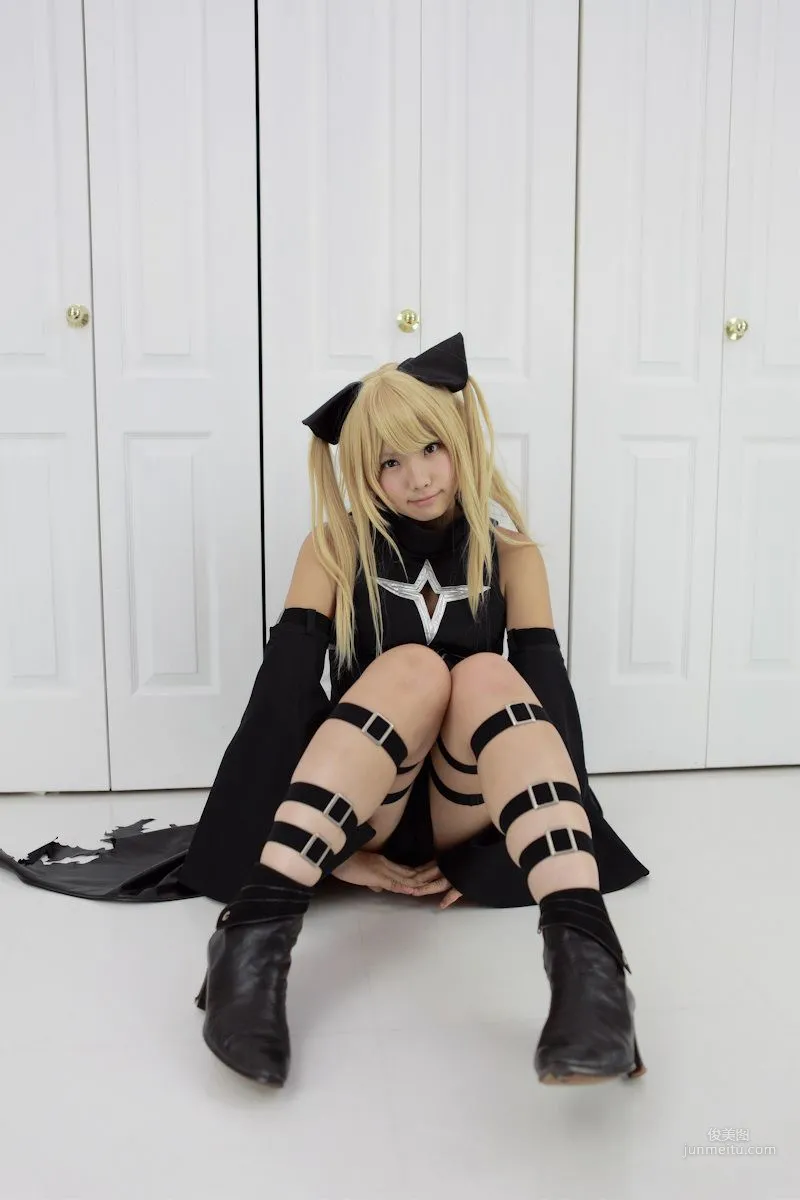 Enako(えなこ) 《To Love-Ru》Konjiki no Yami(金色の闇) 寫真集 27
