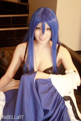 あらい夜魅 《東方Project》比那名居天子 Hinanawi Tenshi 寫真集