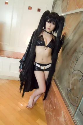 あらい夜魅《BLACK★ROCK SHOOTER》-黑衣麻陶・裡(黑岩射手／黑初音) 寫真集