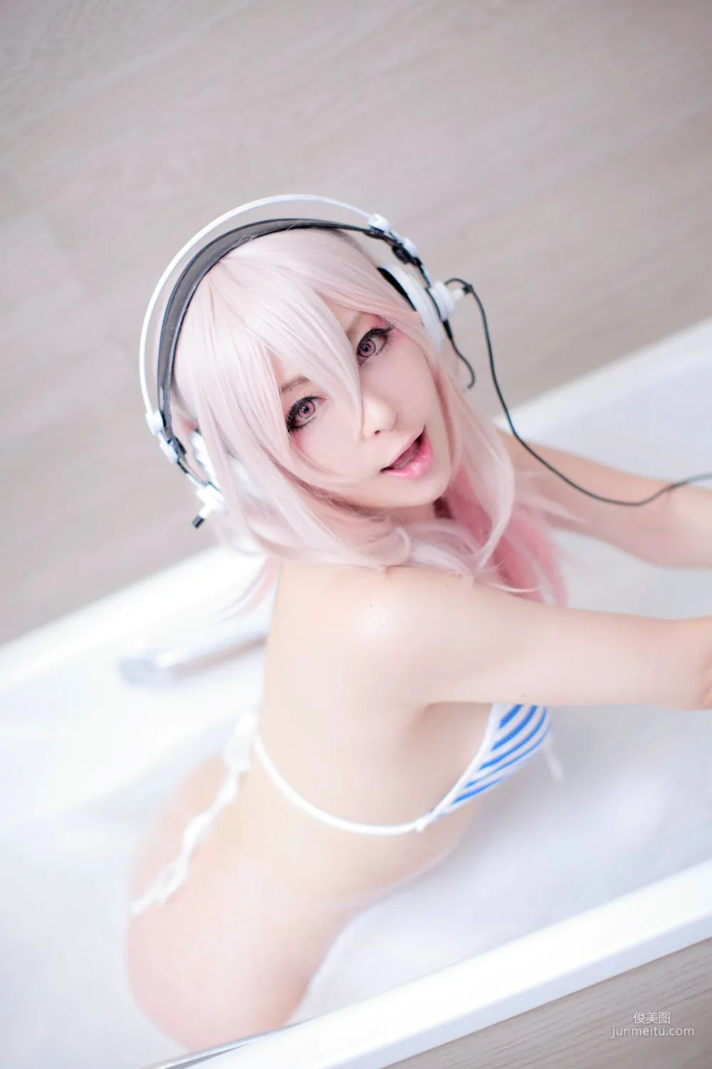 Usagi 《Sonicomi 》Super Sonico [Rabbit hutch] 寫真集 28