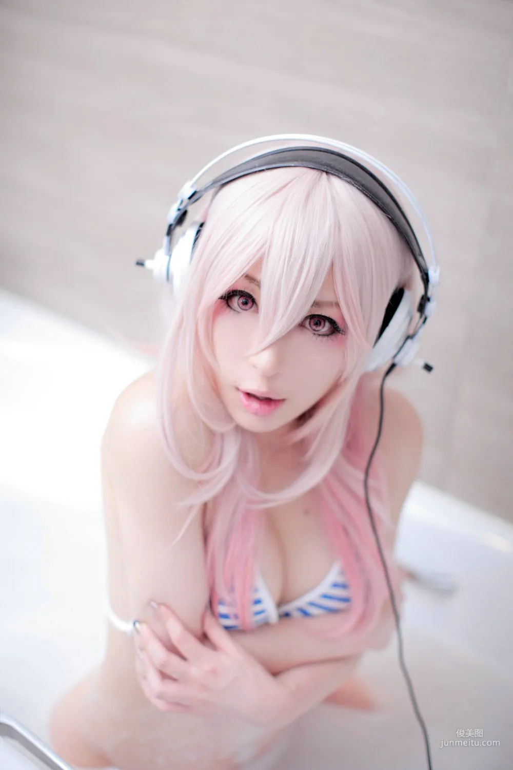 Usagi 《Sonicomi 》Super Sonico [Rabbit hutch] 寫真集 34