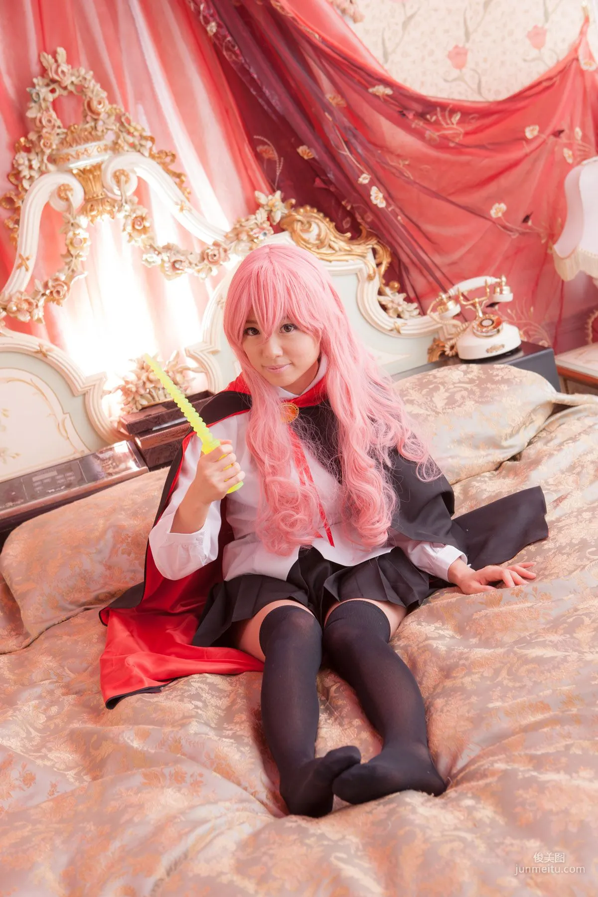 早乙女らぶ《ゼロの使い魔》Louise Francoise Le Blanc de La Valliere [@factory] 写真集1