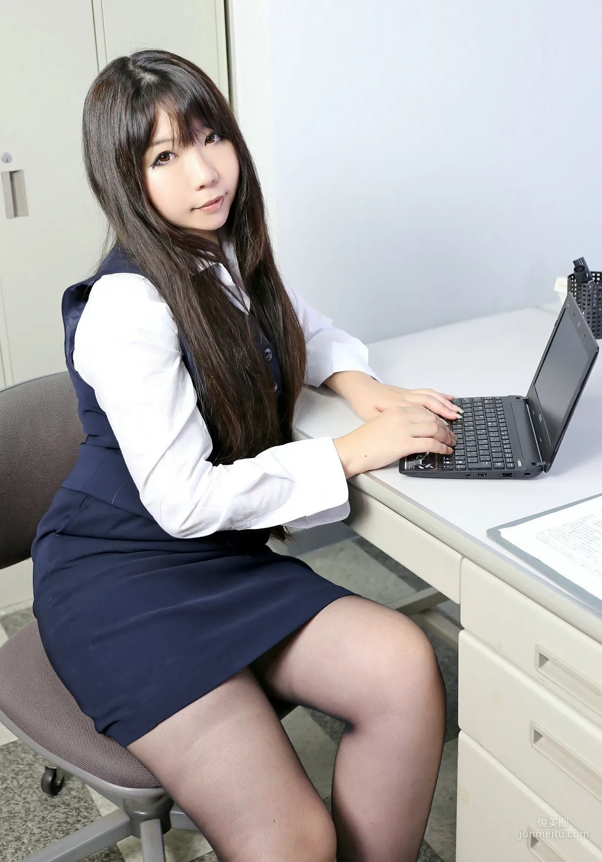 Higurashi Rin [Kuikomi Gasshou Hentai Dochashiko OL ga Iru Cafe] [Higurashi Kikaku] Photo Set photo 8