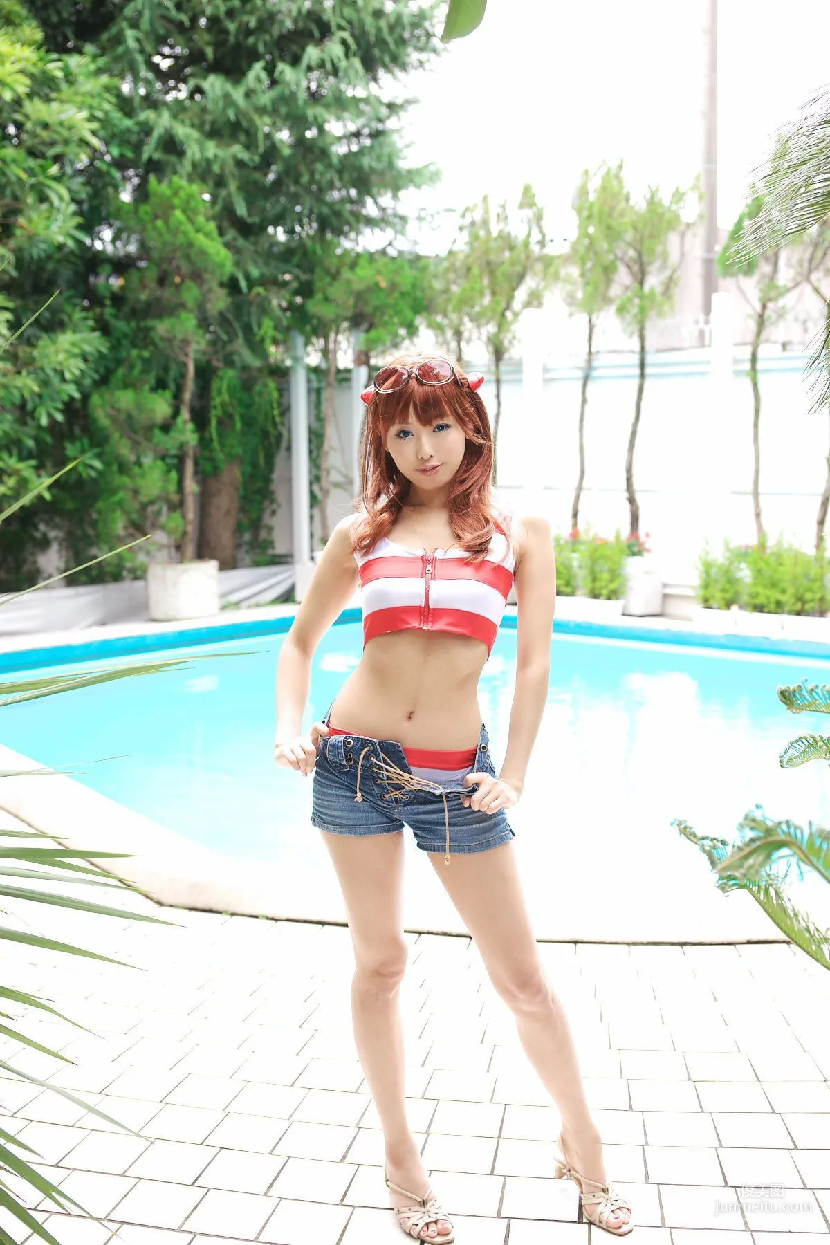 Ahane(亜羽音) 《(コスプレ) アスカの夏休み》 寫真集 1