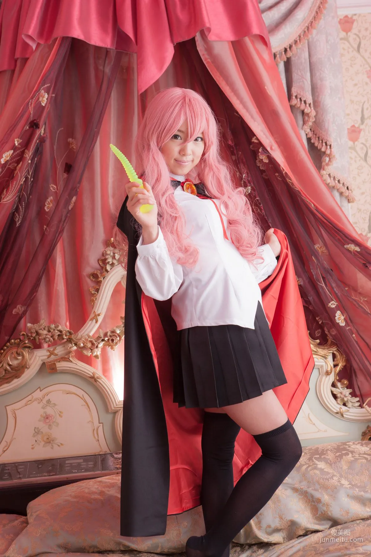 早乙女らぶ《ゼロの使い魔》Louise Francoise Le Blanc de La Valliere [@factory] 寫真集 32