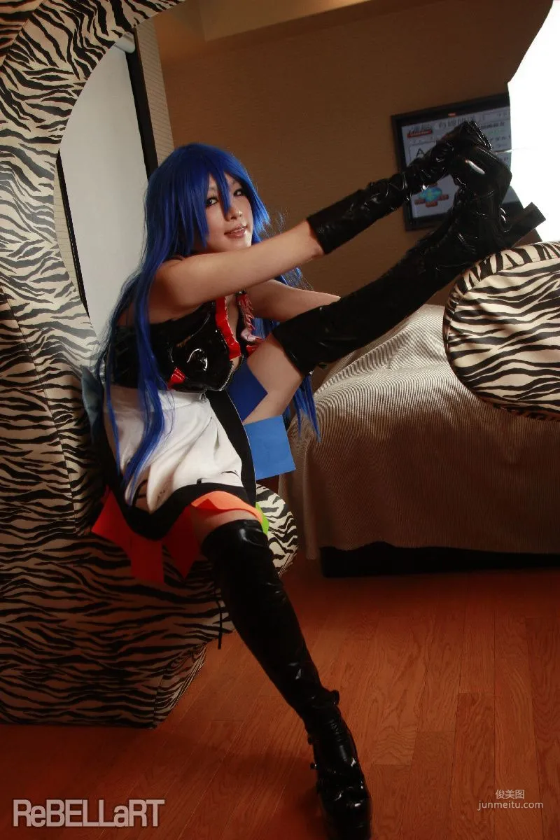 あらい夜魅 《東方Project》比那名居天子 Hinanawi Tenshi 寫真集 90