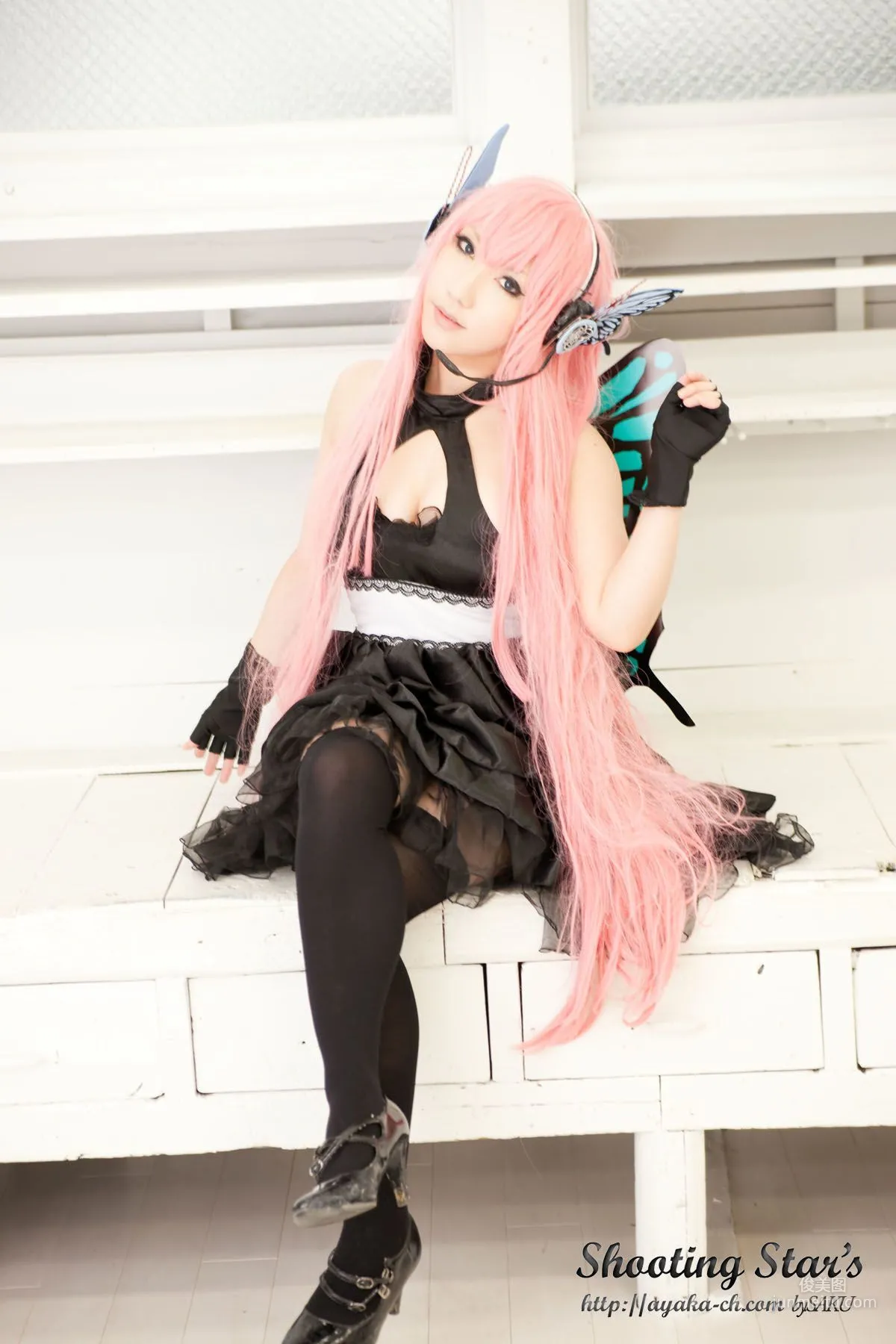绫香 (Sakuサク) 《VOCALOID》 Megurine Luka [Shooting Star's] 寫真集 39