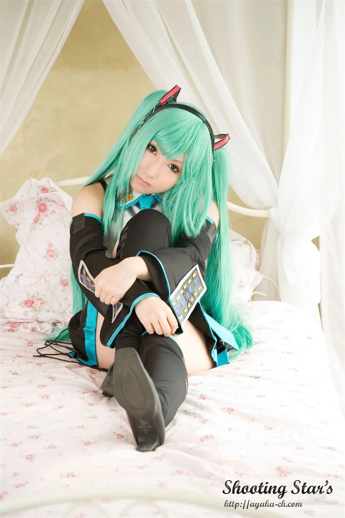 サク (绫香 Saku Ayaka) 《VOCALOID》Hatsune Miku [Shooting Star's] 寫真集 17