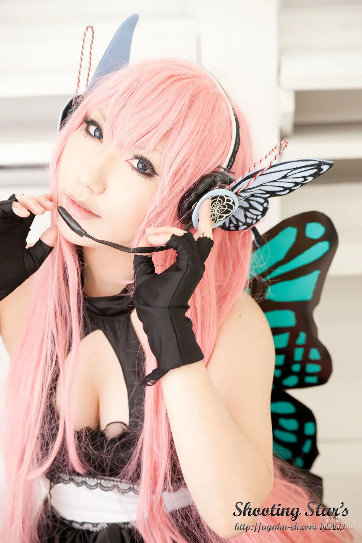 绫香 (Sakuサク) 《VOCALOID》 Megurine Luka [Shooting Star's] 寫真集 29