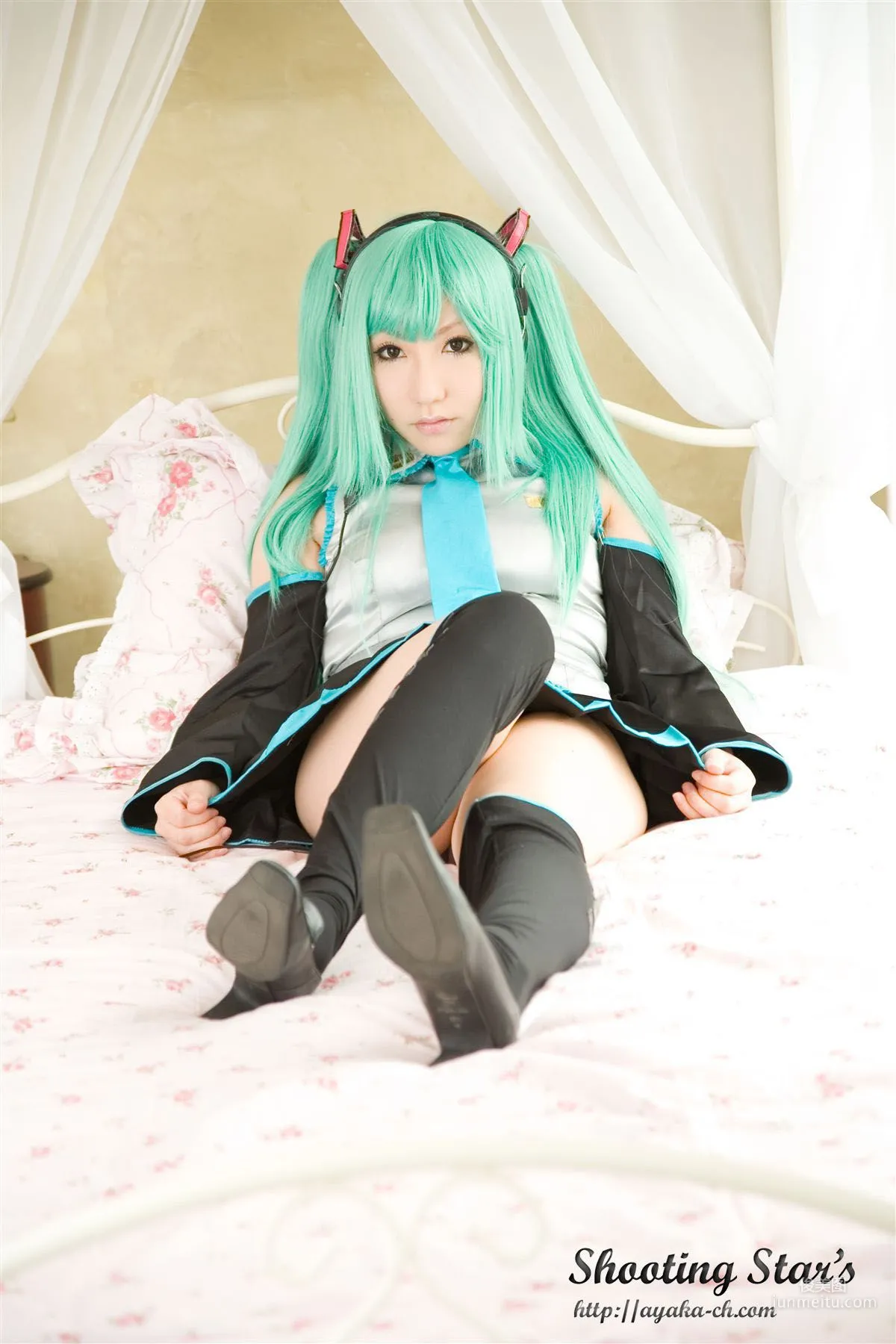 サク (绫香 Saku Ayaka) 《VOCALOID》Hatsune Miku [Shooting Star's] 寫真集 14