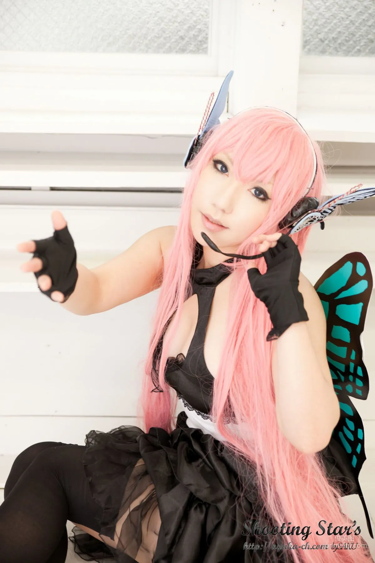 绫香 (Sakuサク) 《VOCALOID》 Megurine Luka [Shooting Star's] 寫真集 38