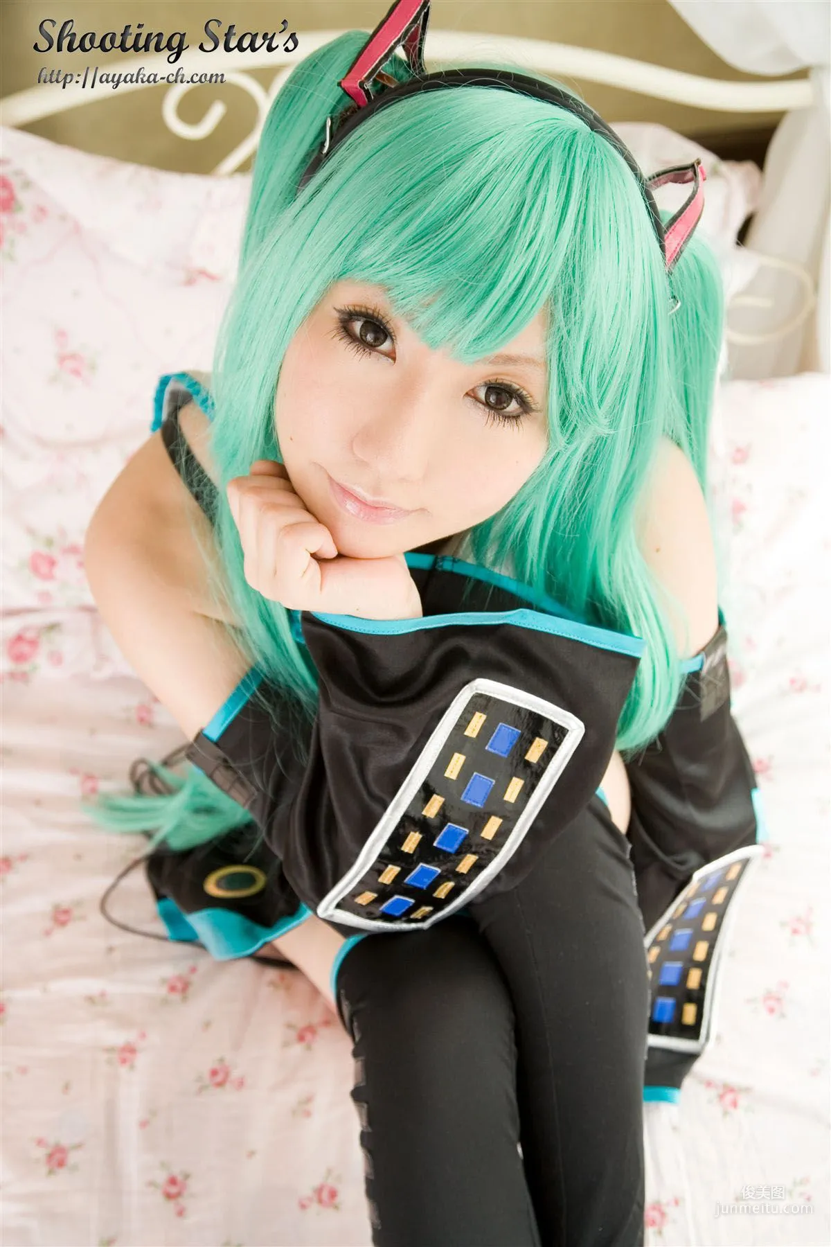 サク (绫香 Saku Ayaka) 《VOCALOID》Hatsune Miku [Shooting Star's] 寫真集 24