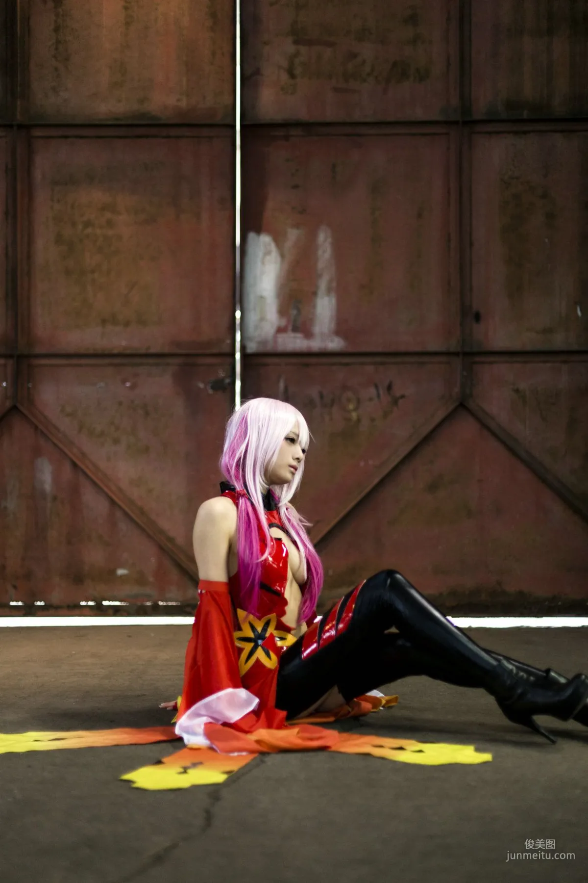 うさ吉 《Guilty Crown》Yuzuriha Inori [Flameworks] 寫真集 1
