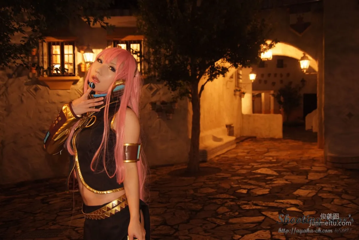 绫香 (Sakuサク) 《VOCALOID》 Megurine Luka [Shooting Star's] 寫真集 130