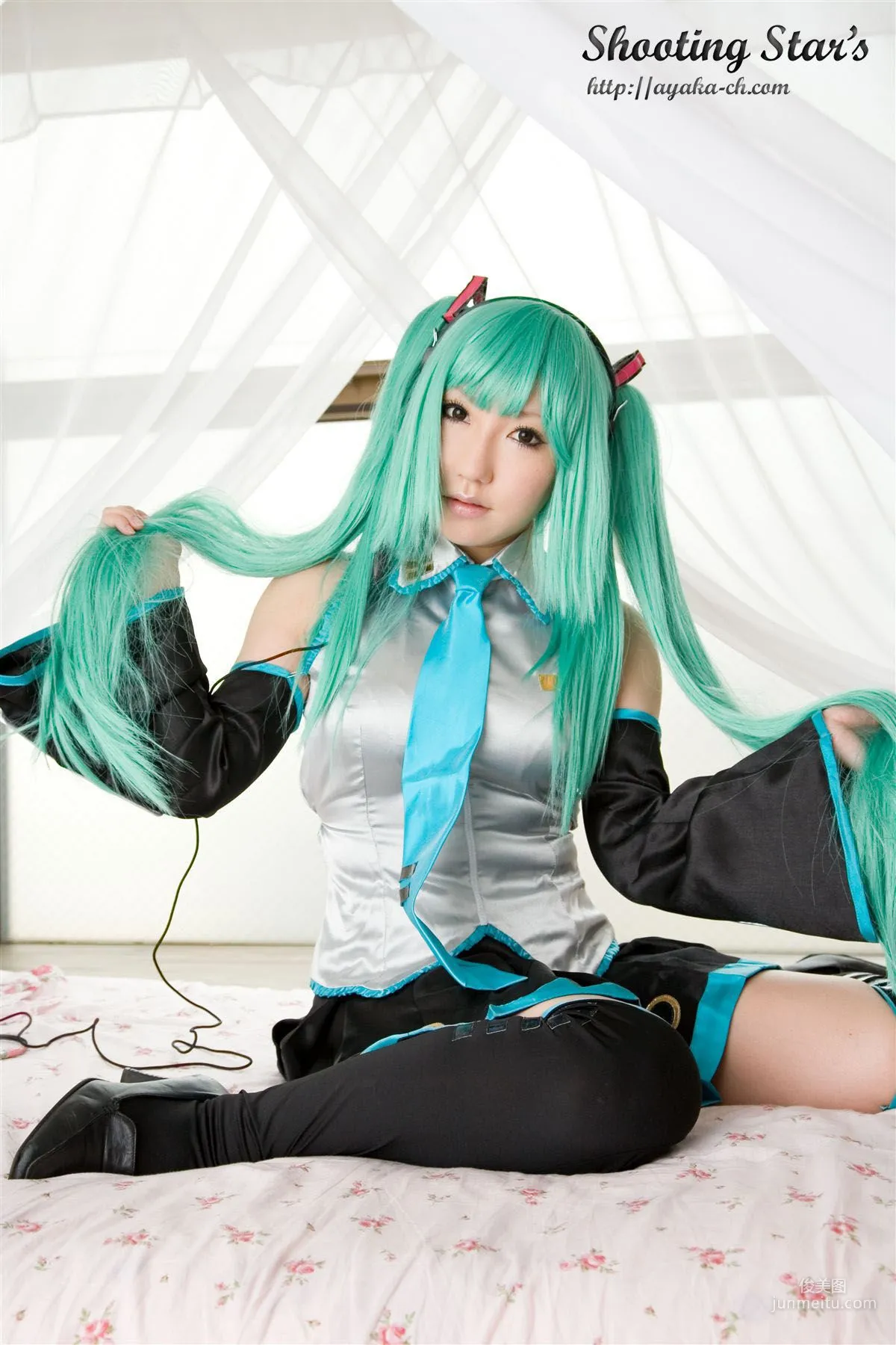サク (绫香 Saku Ayaka) 《VOCALOID》Hatsune Miku [Shooting Star's] 寫真集 4