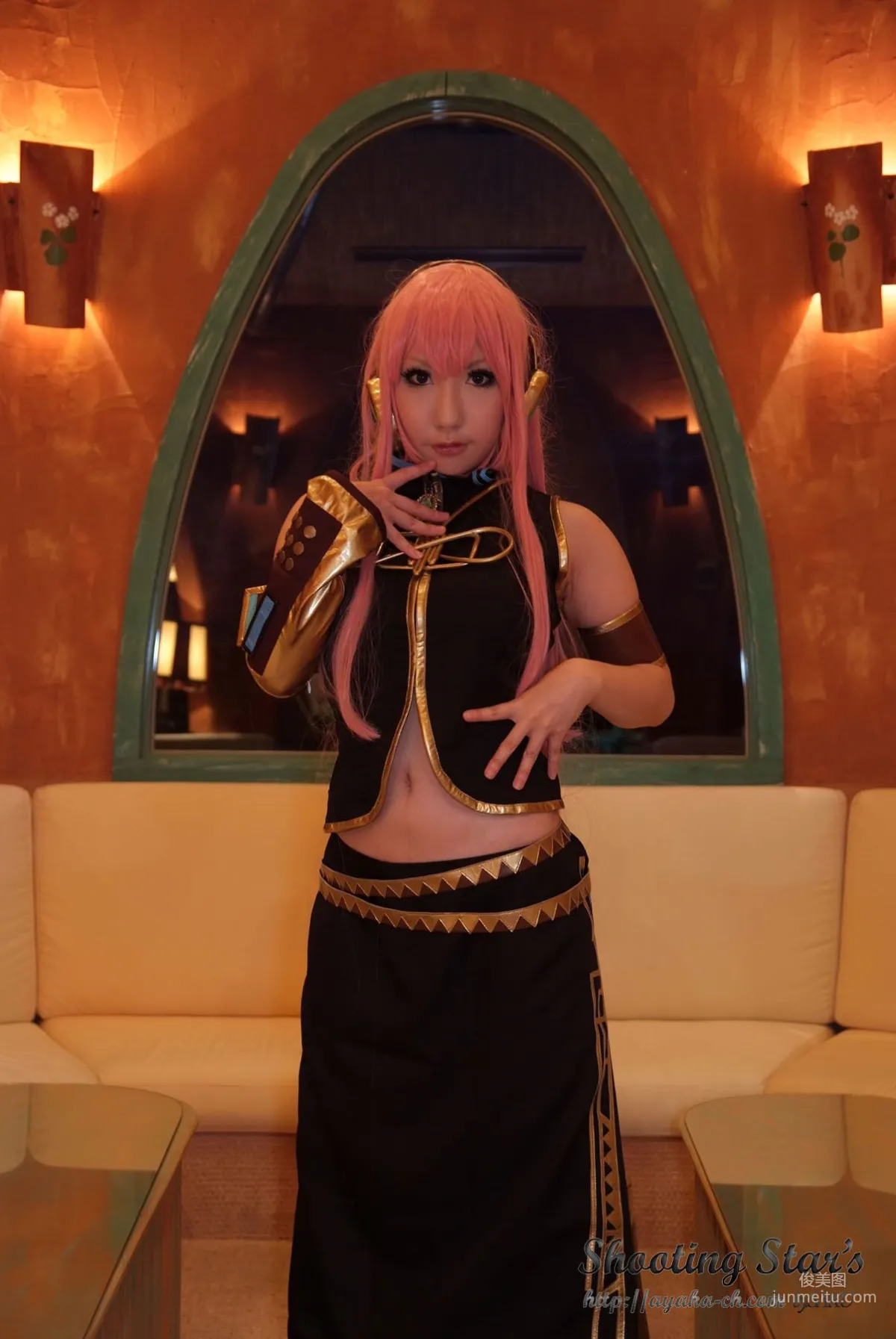 绫香 (Sakuサク) 《VOCALOID》 Megurine Luka [Shooting Star's] 寫真集 132