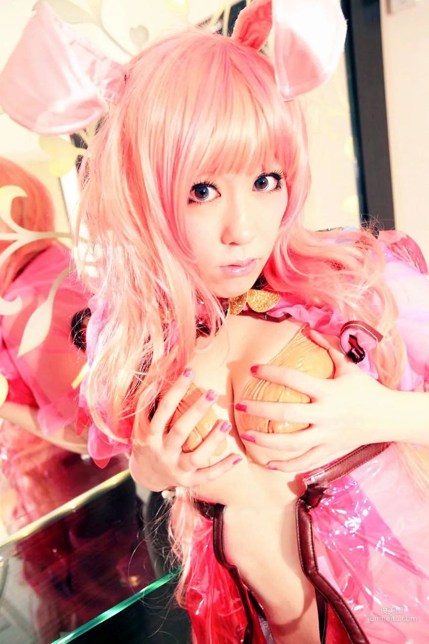Ringo Mitsuki, The Ever-Changing Assassin Melona Photo Set photo 6