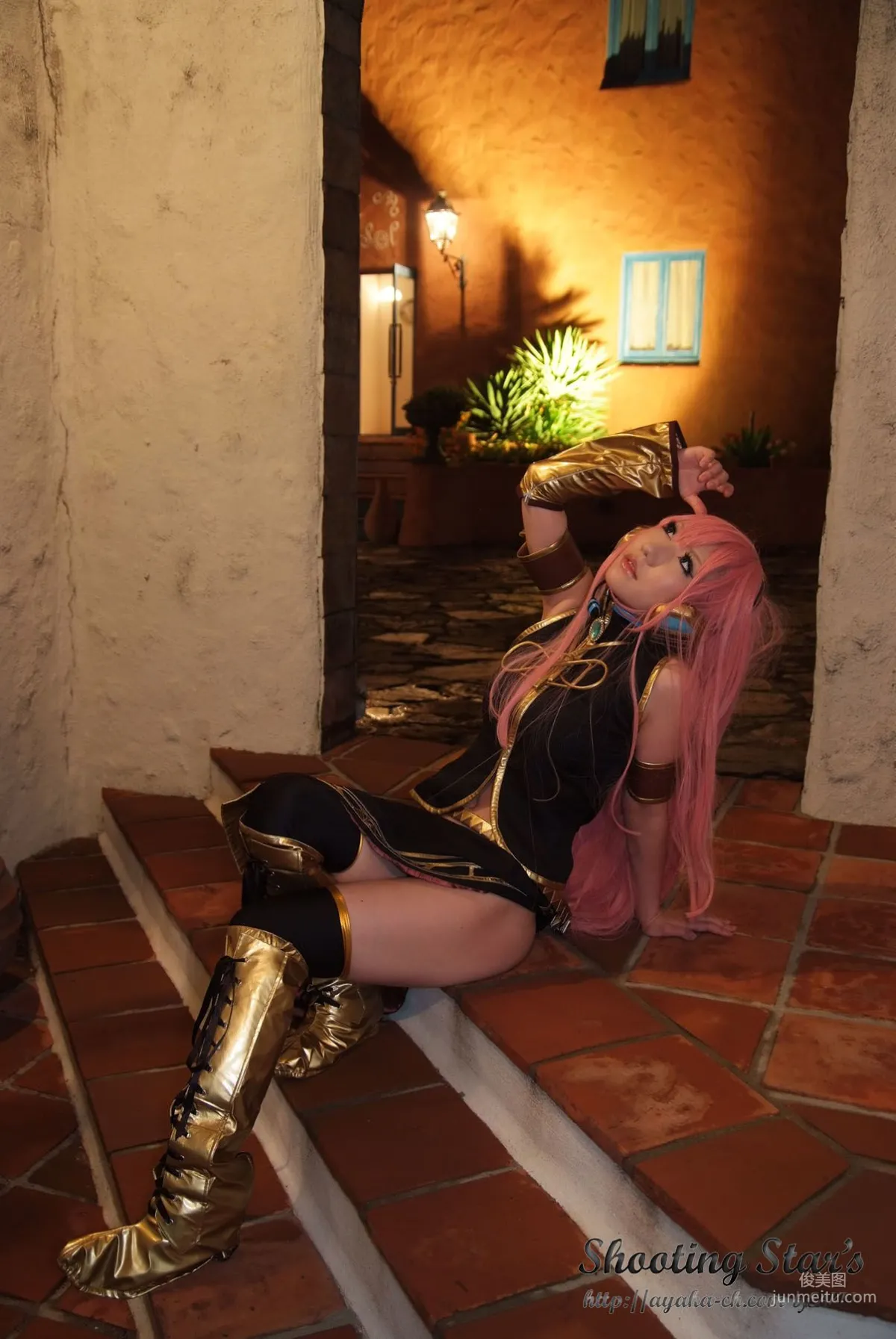 绫香 (Sakuサク) 《VOCALOID》 Megurine Luka [Shooting Star's] 寫真集 120
