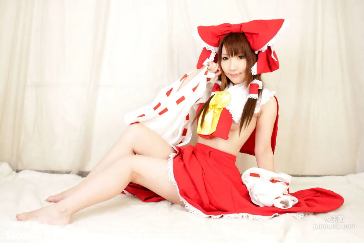 绫香 (Saku サク) 《Touhou Project》Hakurei Reimu+Kirisame Marisa [Shooting Star's] 寫真集 99