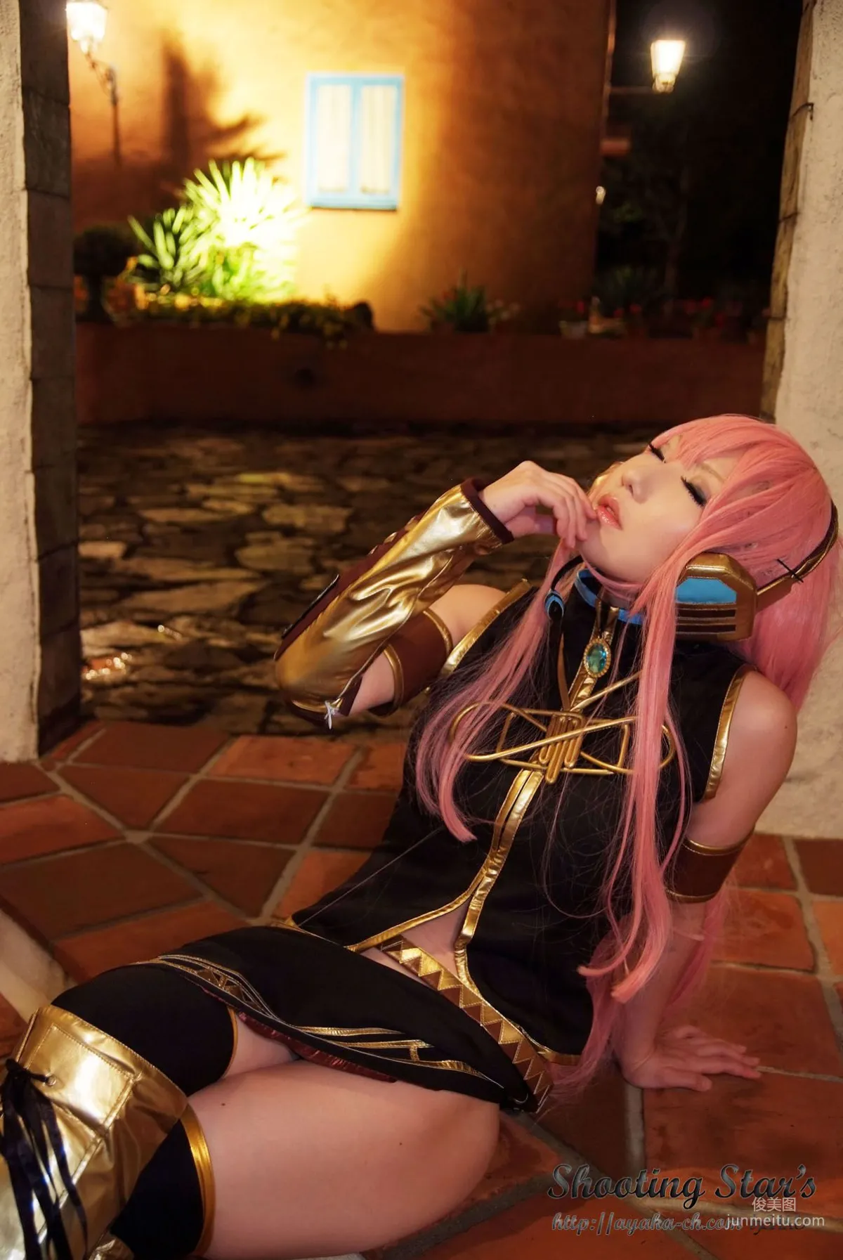 绫香 (Sakuサク) 《VOCALOID》 Megurine Luka [Shooting Star's] 寫真集 122