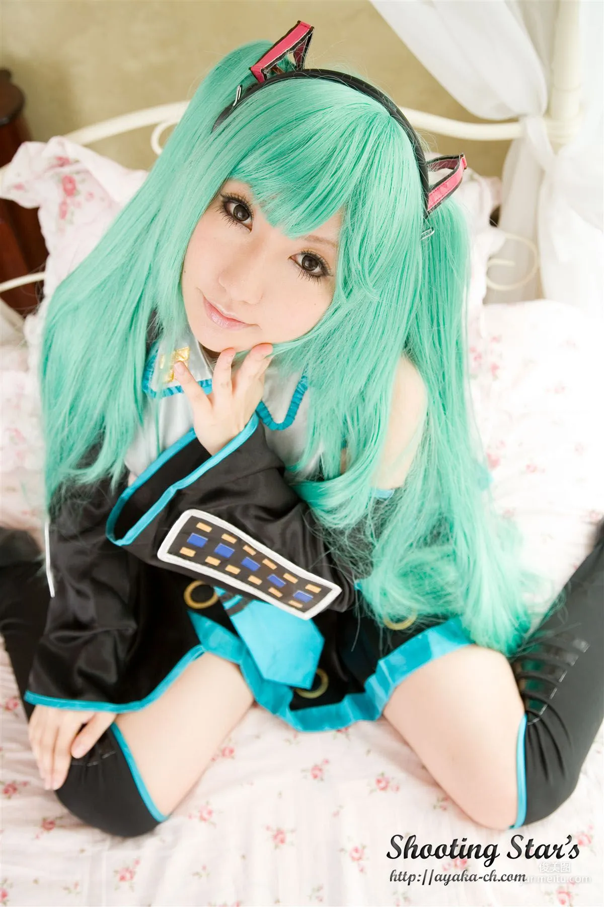 サク (绫香 Saku Ayaka) 《VOCALOID》Hatsune Miku [Shooting Star's] 寫真集 21
