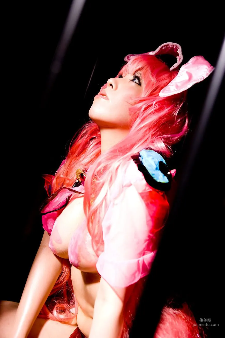 Ringo Mitsuki, The Ever-Changing Assassin Melona Photo Set photo 99