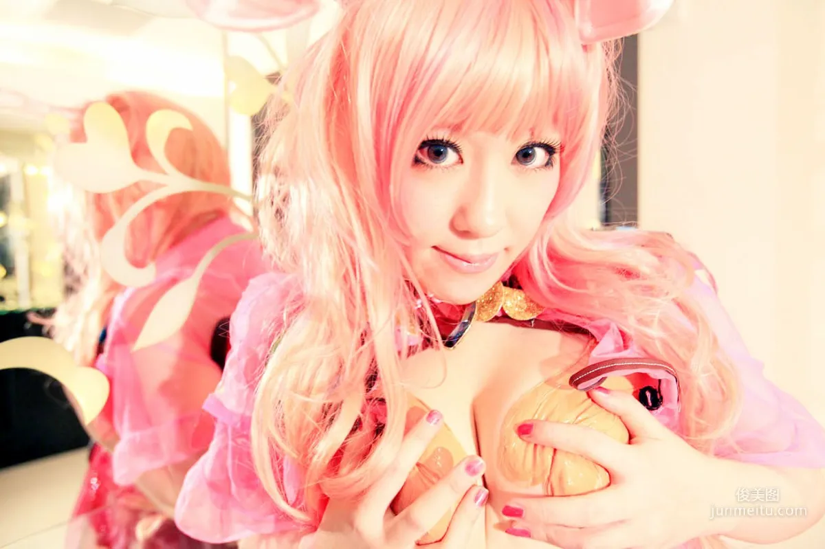 Ringo Mitsuki, The Ever-Changing Assassin Melona Photo Set photo 7