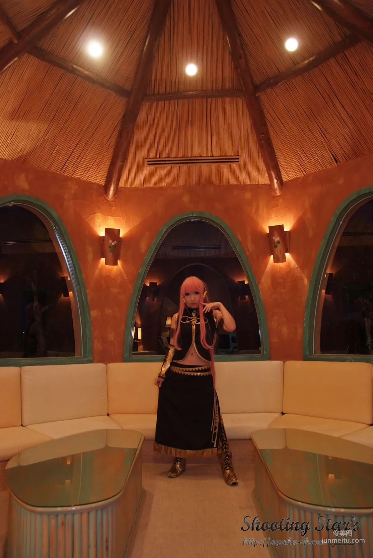 绫香 (Sakuサク) 《VOCALOID》 Megurine Luka [Shooting Star's] 寫真集 131