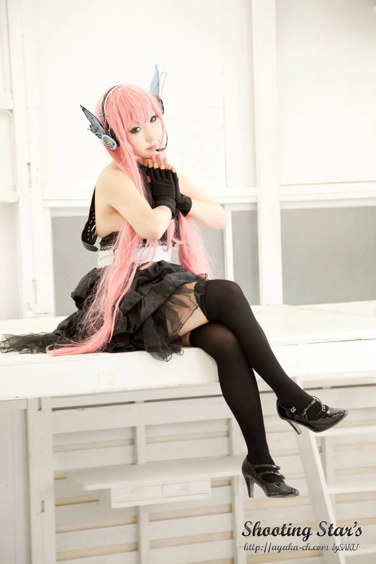 绫香 (Sakuサク) 《VOCALOID》 Megurine Luka [Shooting Star's] 寫真集 47