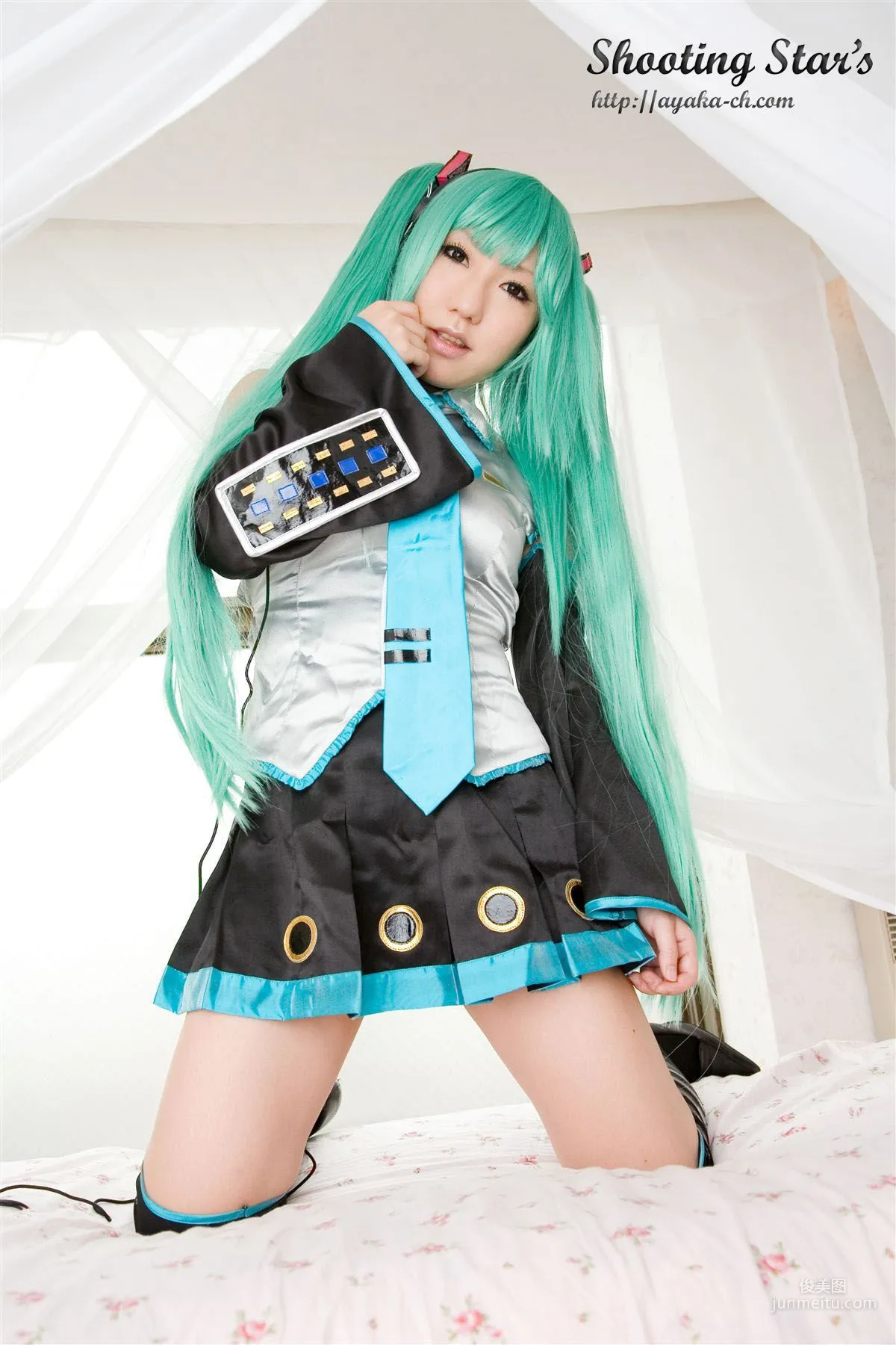 サク (绫香 Saku Ayaka) 《VOCALOID》Hatsune Miku [Shooting Star's] 寫真集 1