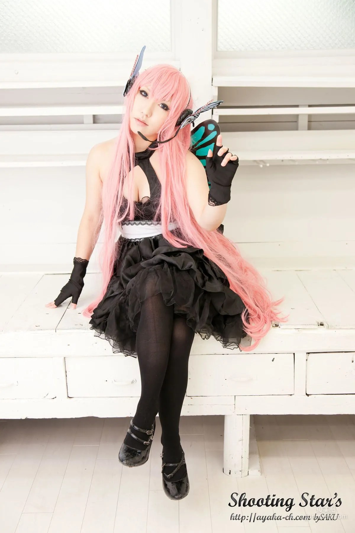 绫香 (Sakuサク) 《VOCALOID》 Megurine Luka [Shooting Star's] 寫真集 26