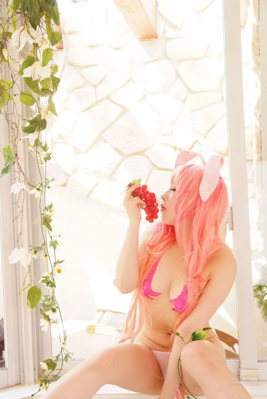 Ringo Mitsuki, The Ever-Changing Assassin Melona Photo Set photo 16