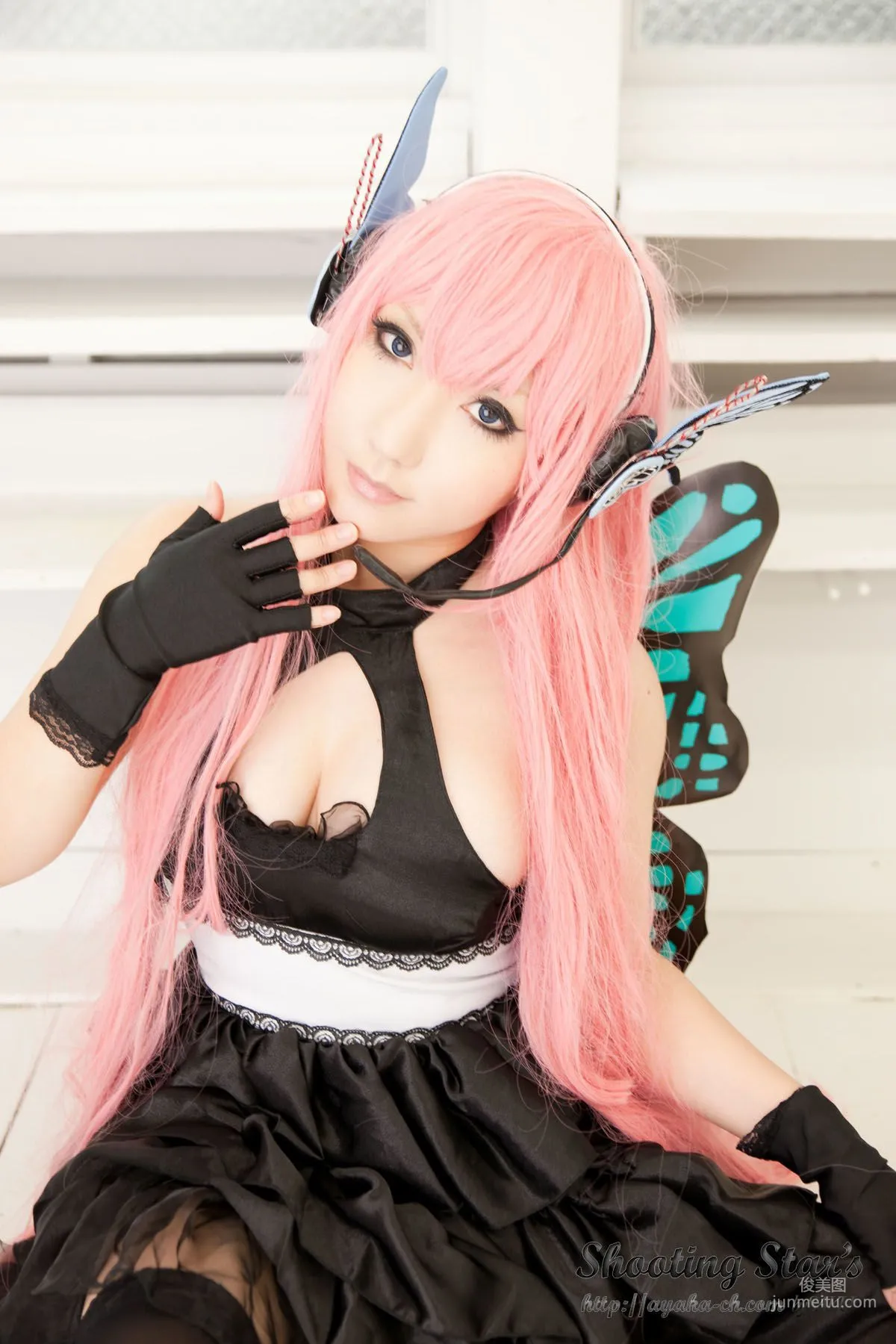 绫香 (Sakuサク) 《VOCALOID》 Megurine Luka [Shooting Star's] 寫真集 42