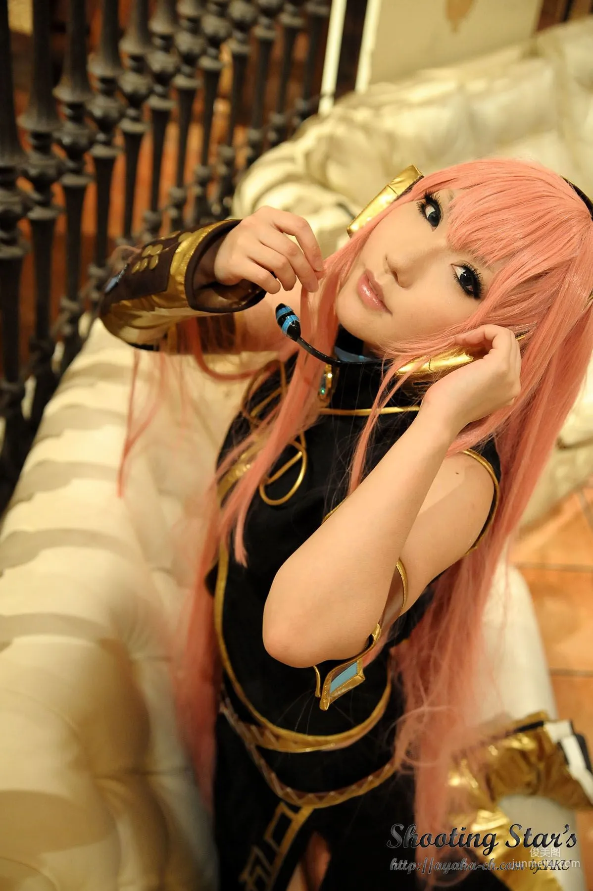 绫香 (Sakuサク) 《VOCALOID》 Megurine Luka [Shooting Star's] 寫真集 8