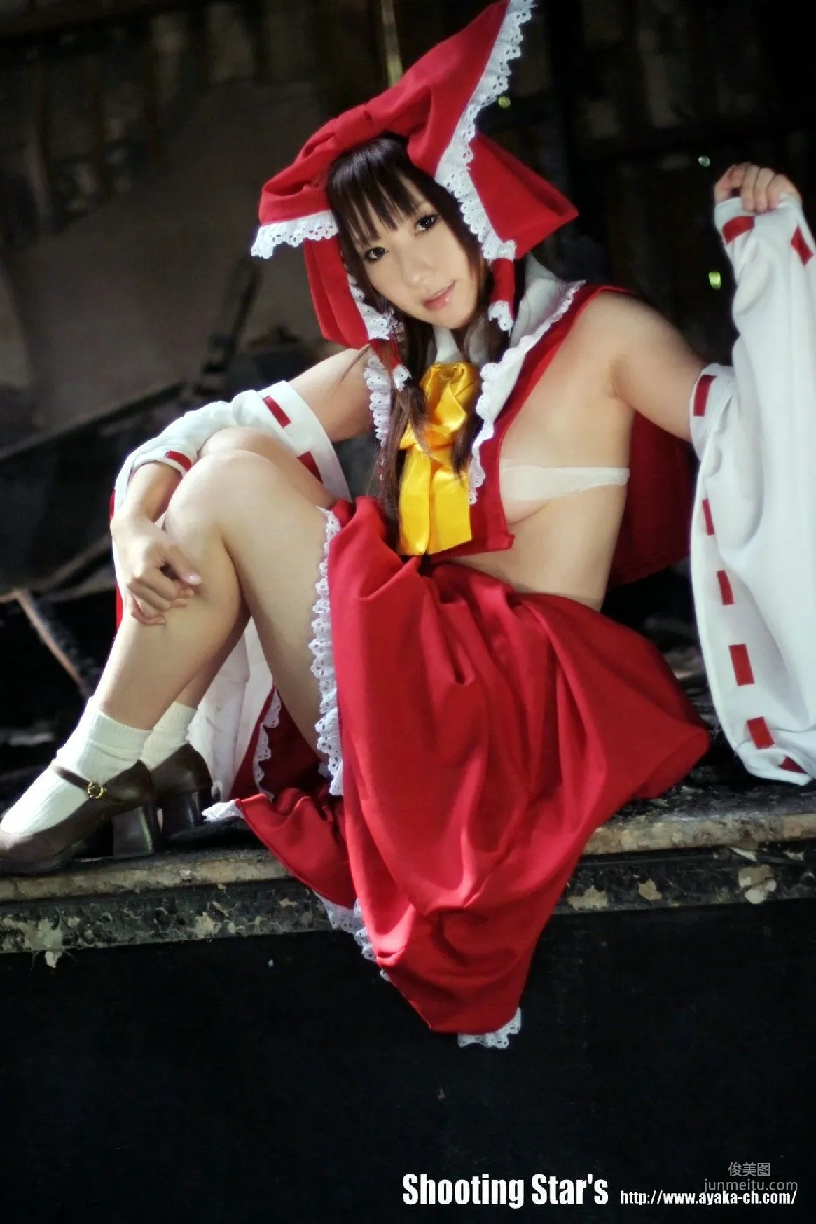 绫香 (Saku サク) 《Touhou Project》Hakurei Reimu+Kirisame Marisa [Shooting Star's] 寫真集 49