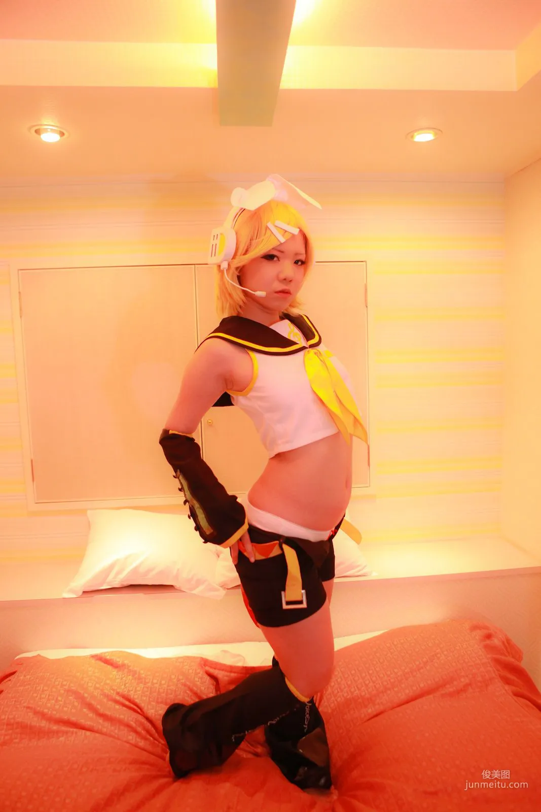 Mana Tanaka, VOCALOID Kagamine Rin [Cosplay Collection] Photo Set photo 6