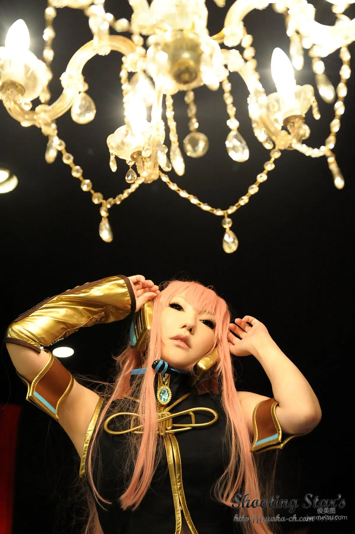 绫香 (Sakuサク) 《VOCALOID》 Megurine Luka [Shooting Star's] 寫真集 5